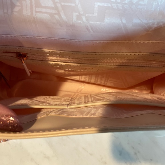 Beautiful like new Ted Baker London light pink purse. - Picture 7 of 10